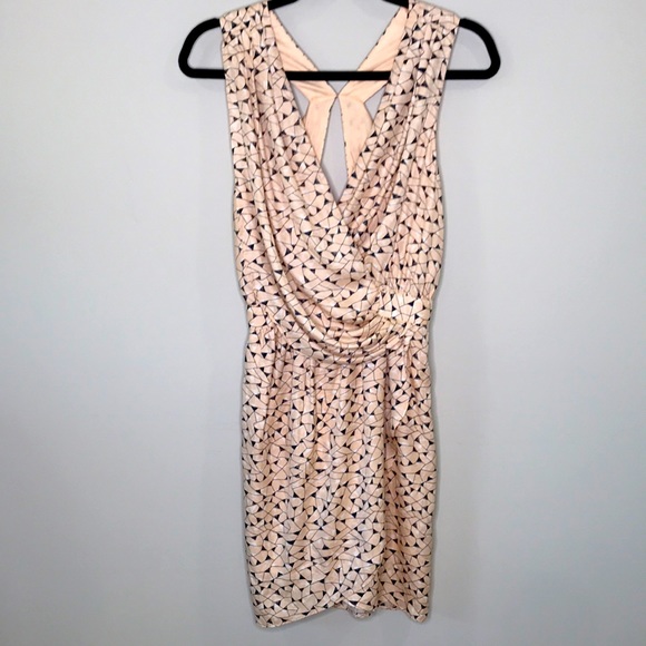 BCBGeneration Dresses & Skirts - BCBG Sleeveless Dress/Cut-Out Back Size 4